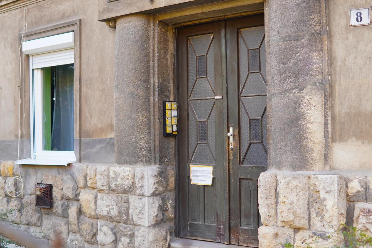 Lia Apartman Pécs Esterno foto
